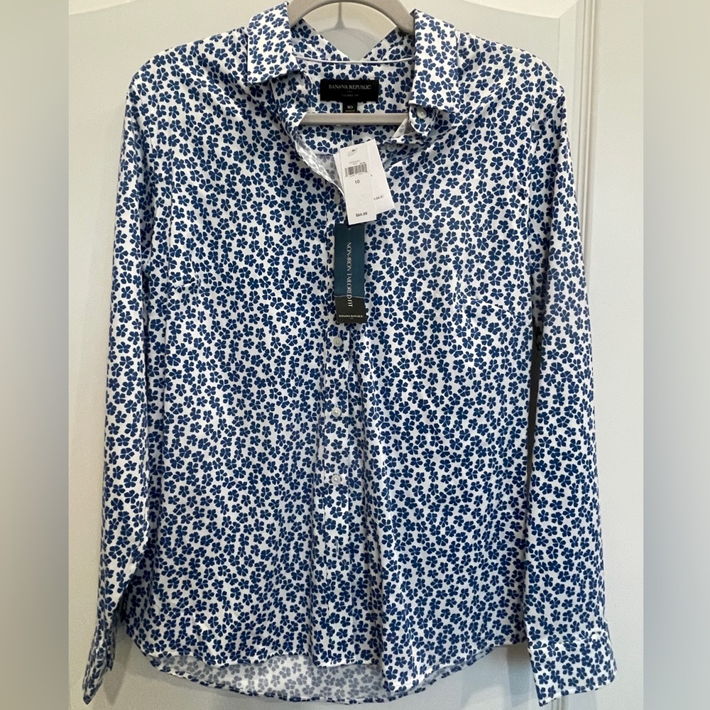 NWT Banana Republic Blue and White Floral Women’s Shirt